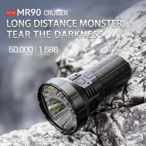 Flashlight with a power of 50,000 lumens that reach a distance of 1586 meters from the brand IMALENT